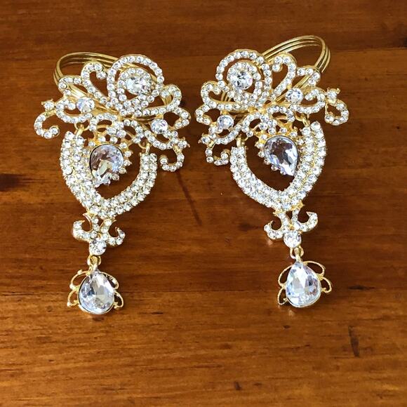 Set of 2 Elegant Gold Tone Rhinestone Crystal Napkin Ring Holder Wedding Decor - Picture 1 of 14